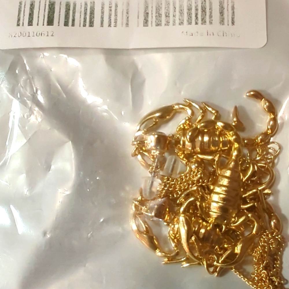 Scorpion Pendant Necklace/Earrings 14k Yellow Gold Plated Laser Cut New with Tag - Picture 10 of 10